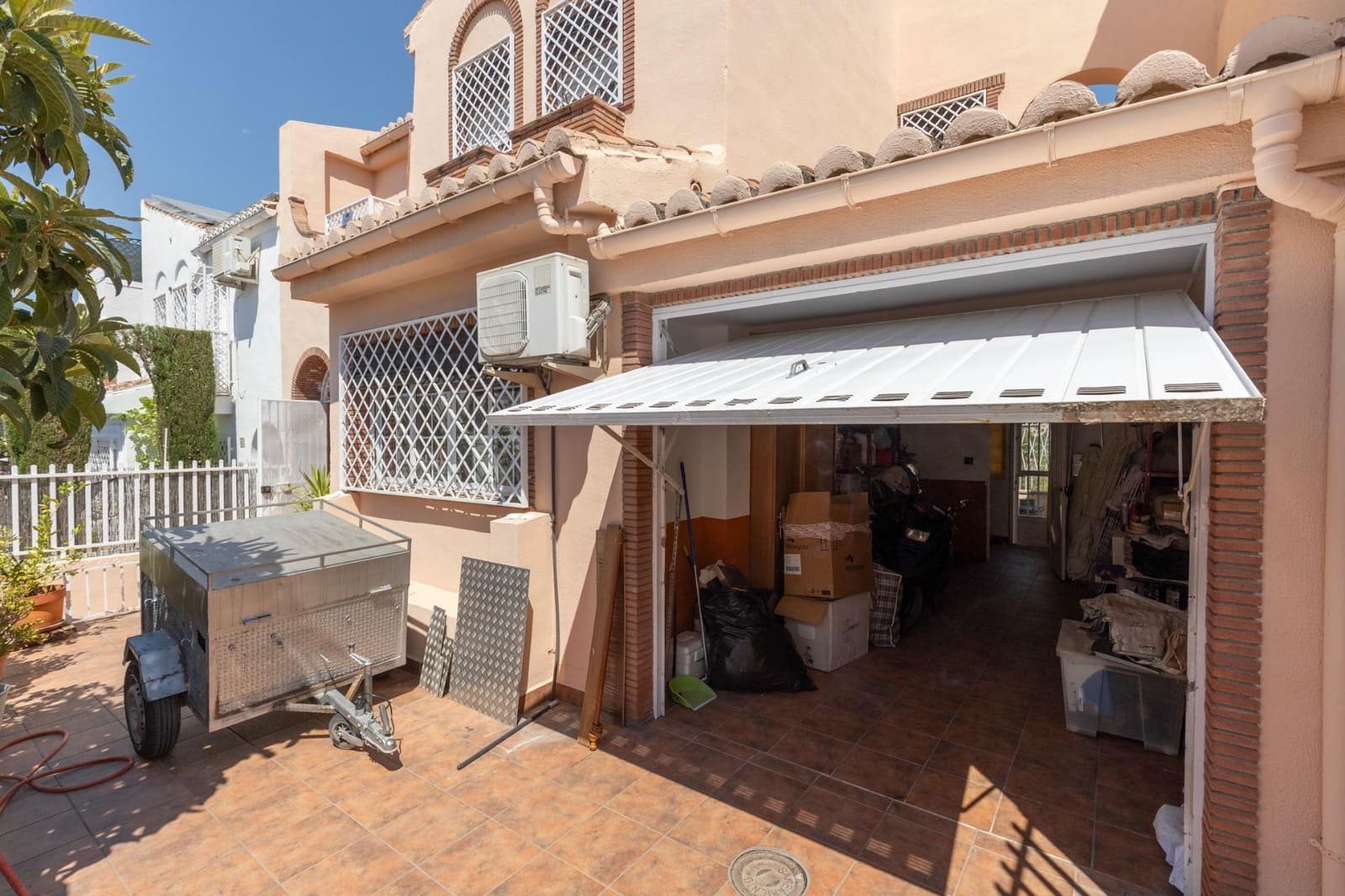 4 soveværelse Rækkehus til salg i Huetor Vega med garage - € 259.000 (Ref: 9965509)