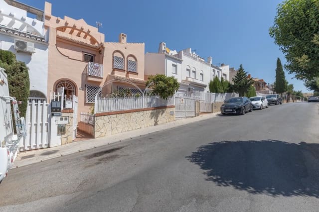 4 soveværelse Rækkehus til salg i Huétor Vega med garage - € 259.000 (Ref: 9965509)