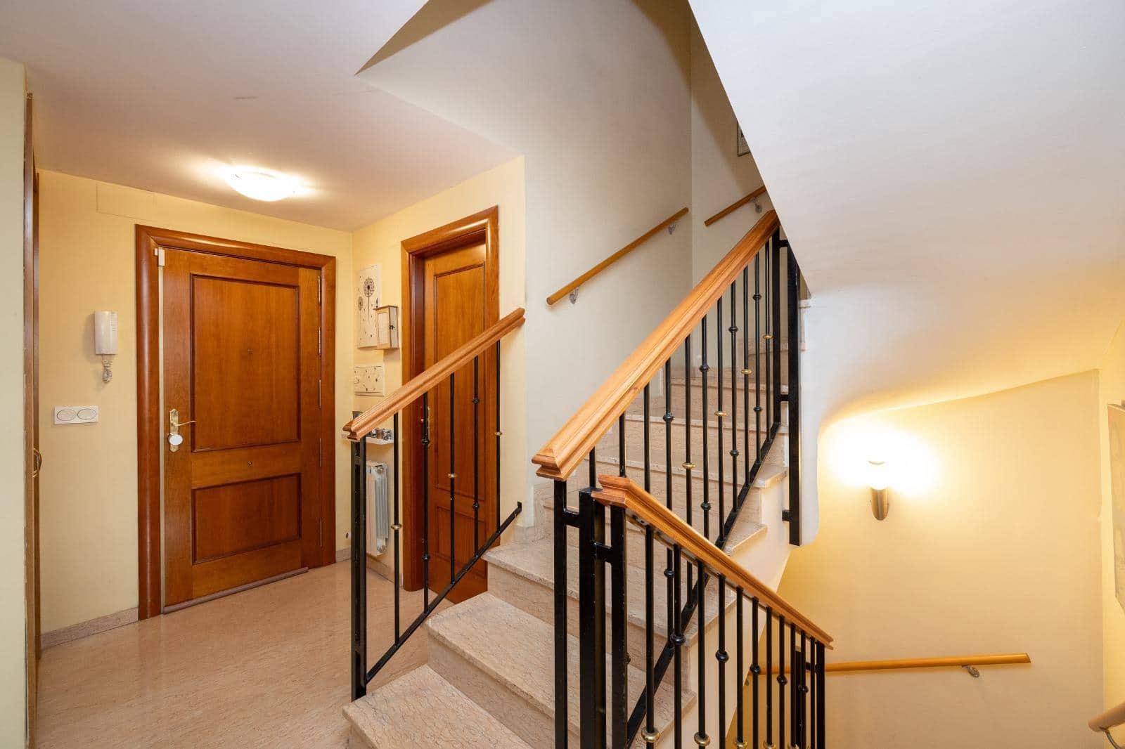 4 soveværelse Rækkehus til salg i Granada by med garage - € 495.000 (Ref: 9965513)