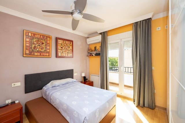 4 soveværelse Rækkehus til salg i Zaidin, Granada by med garage - € 495.000 (Ref: 9965513)