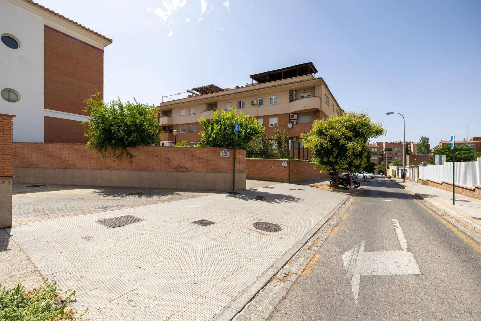 4 soveværelse Rækkehus til salg i Granada by med garage - € 495.000 (Ref: 9965513)