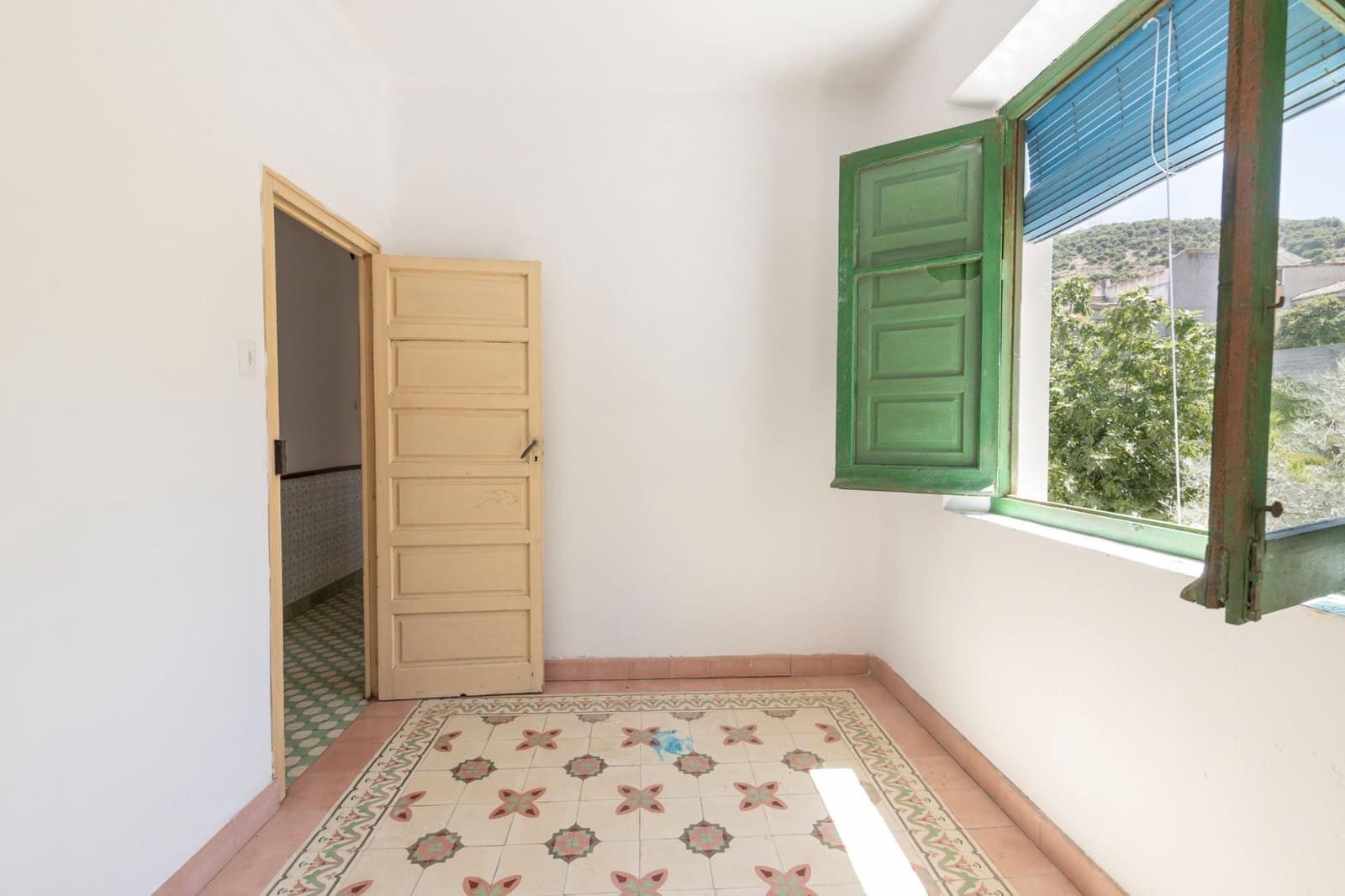 6 soverom Finca/Herregård til salgs i Granada by med svømmebasseng garasje - € 585 000 (Ref: 9970809)