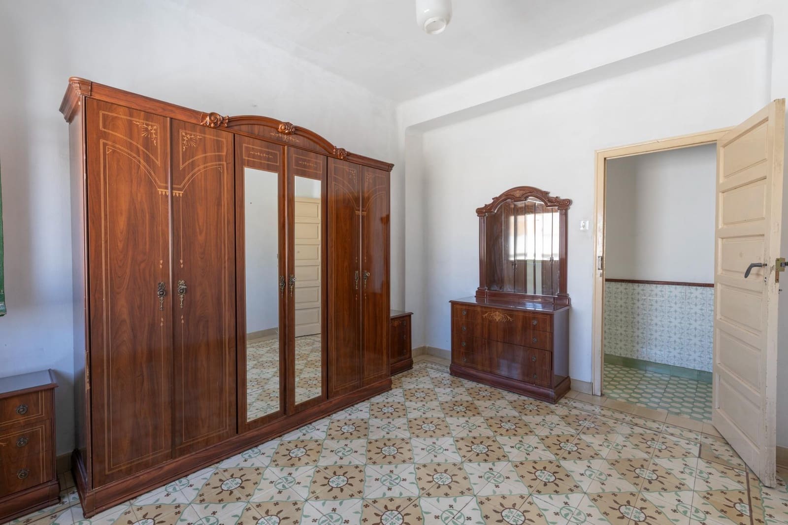 6 soverom Finca/Herregård til salgs i Granada by med svømmebasseng garasje - € 585 000 (Ref: 9970809)