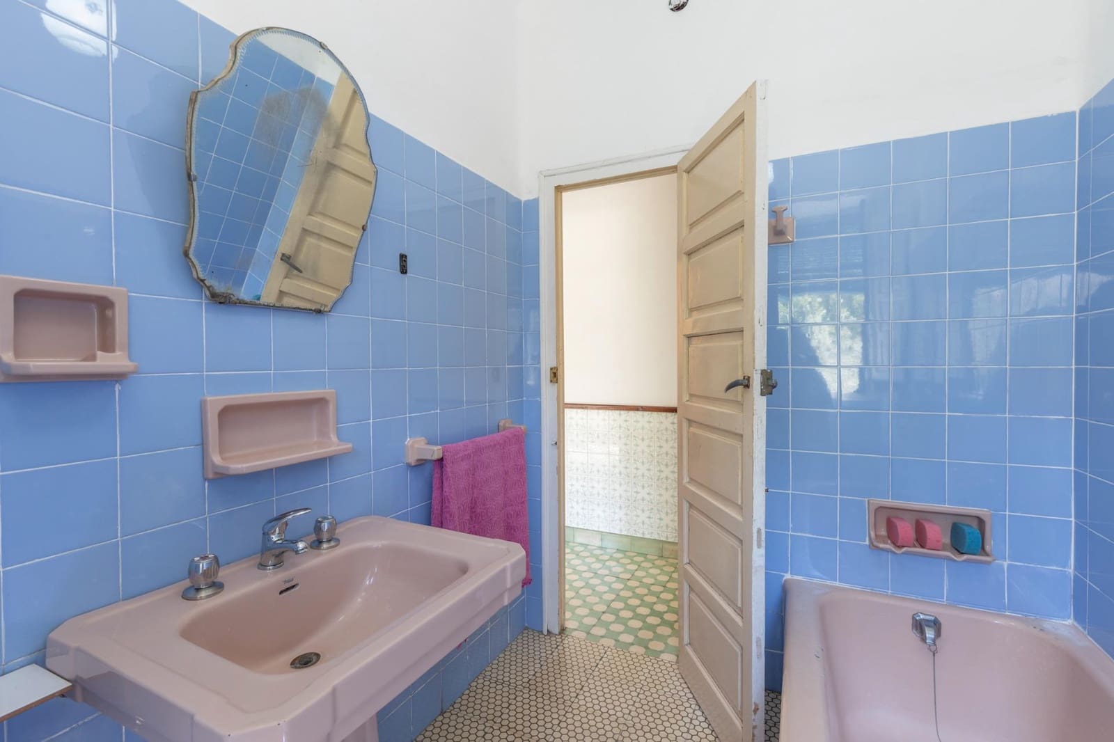 6 soverom Finca/Herregård til salgs i Granada by med svømmebasseng garasje - € 585 000 (Ref: 9970809)