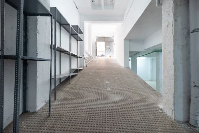 Garage til salg i Granada by - € 158.000 (Ref: 9970811)