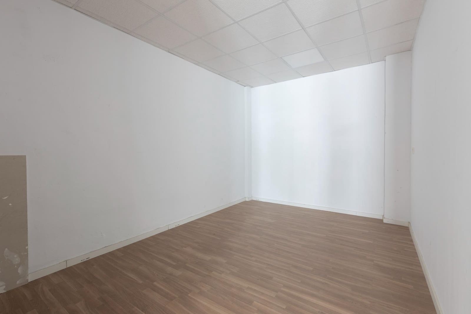1 bedroom Commercial for sale in Granada city - € 170,000 (Ref: 9970812)