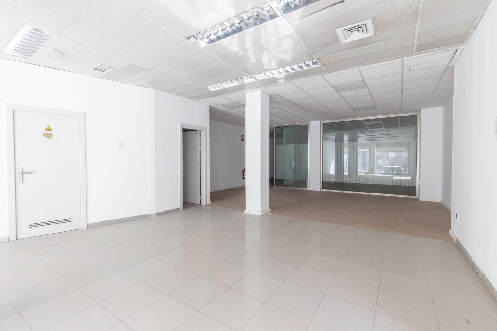 1 bedroom Commercial for sale in Granada city - € 170,000 (Ref: 9970812)