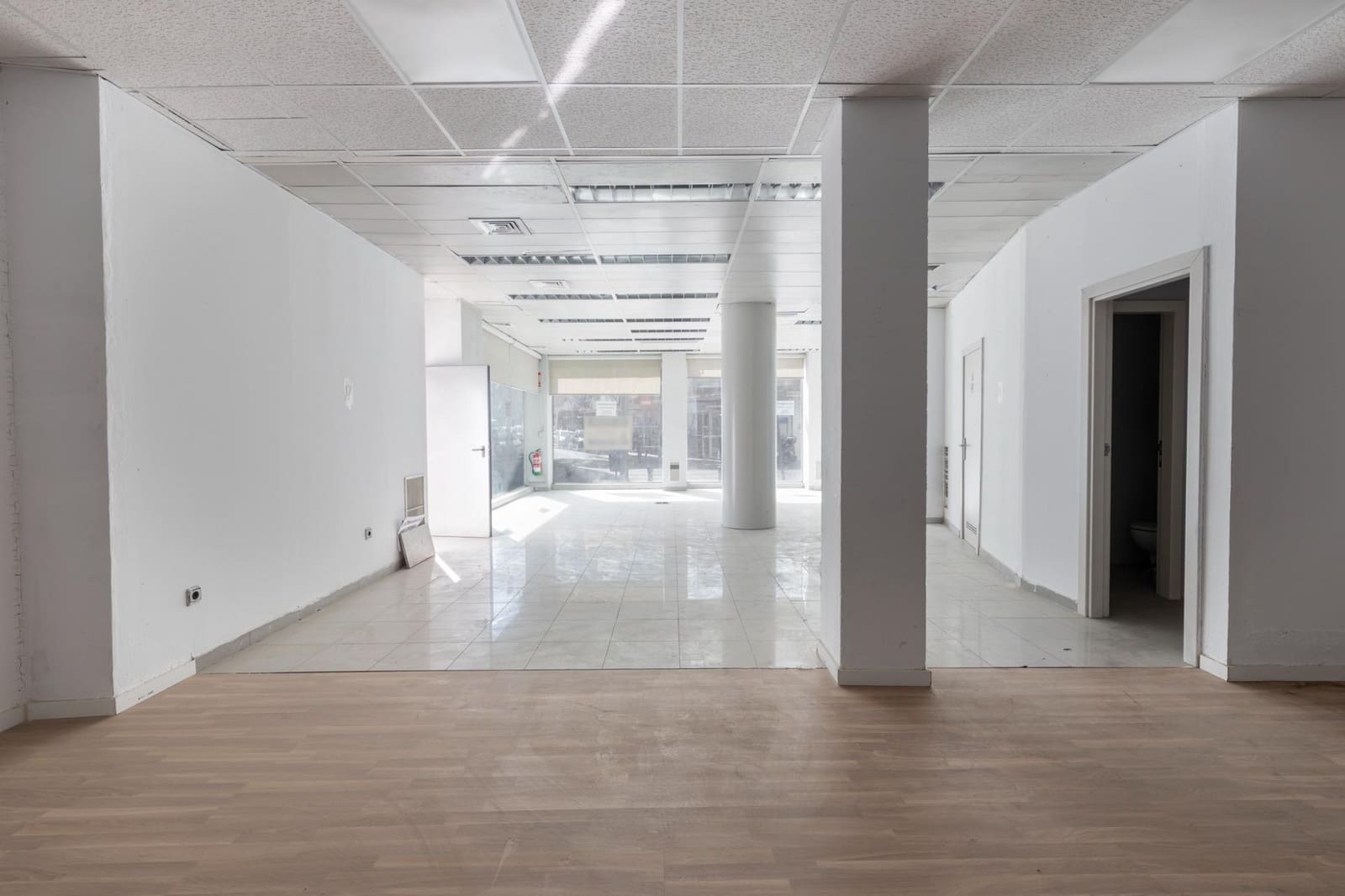 1 bedroom Commercial for sale in Granada city - € 170,000 (Ref: 9970812)