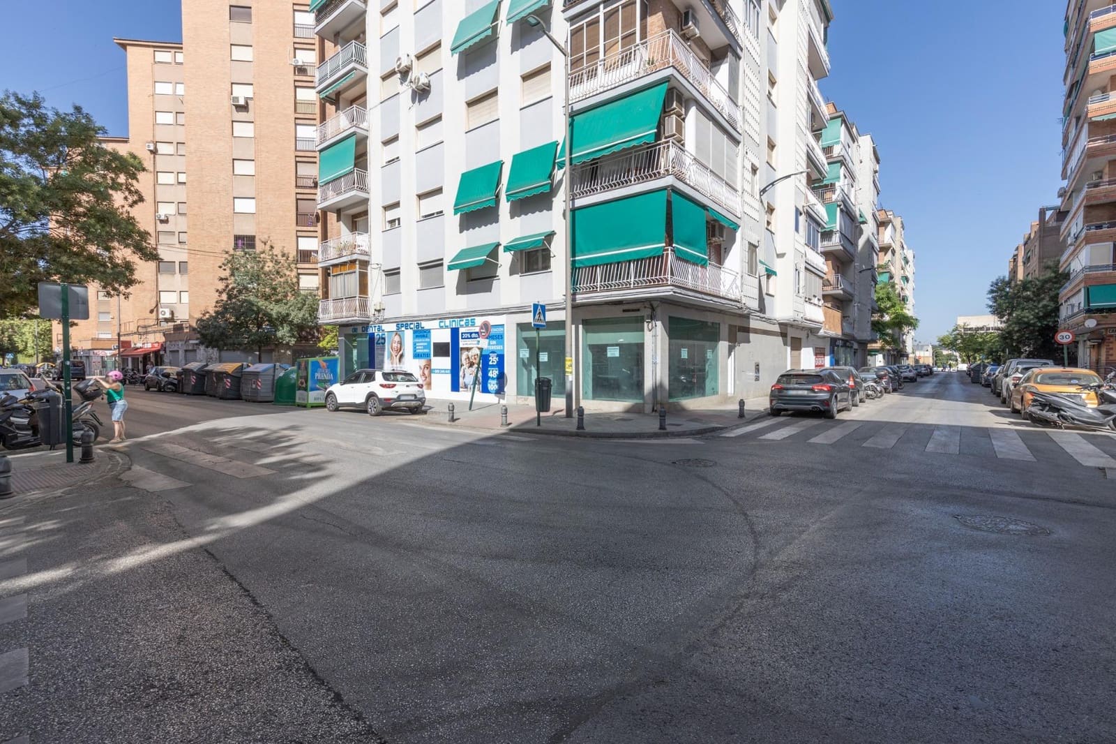 1 bedroom Commercial for sale in Granada city - € 170,000 (Ref: 9970812)