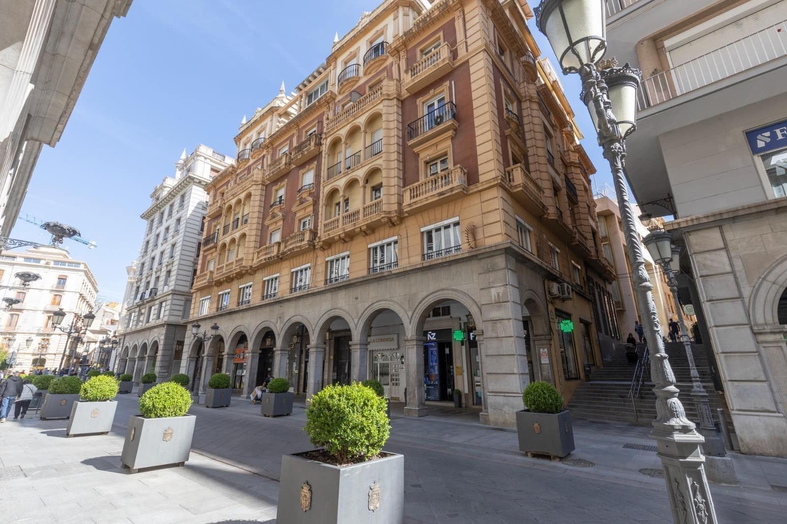 5 bedroom Flat for sale in Granada city - € 650,000 (Ref: 9973531)
