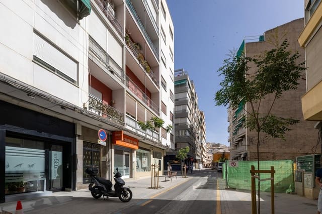 Piso de 3 habitaciones en Centro, Granada ciudad en venta - 470.000 € (Ref: 9973532)