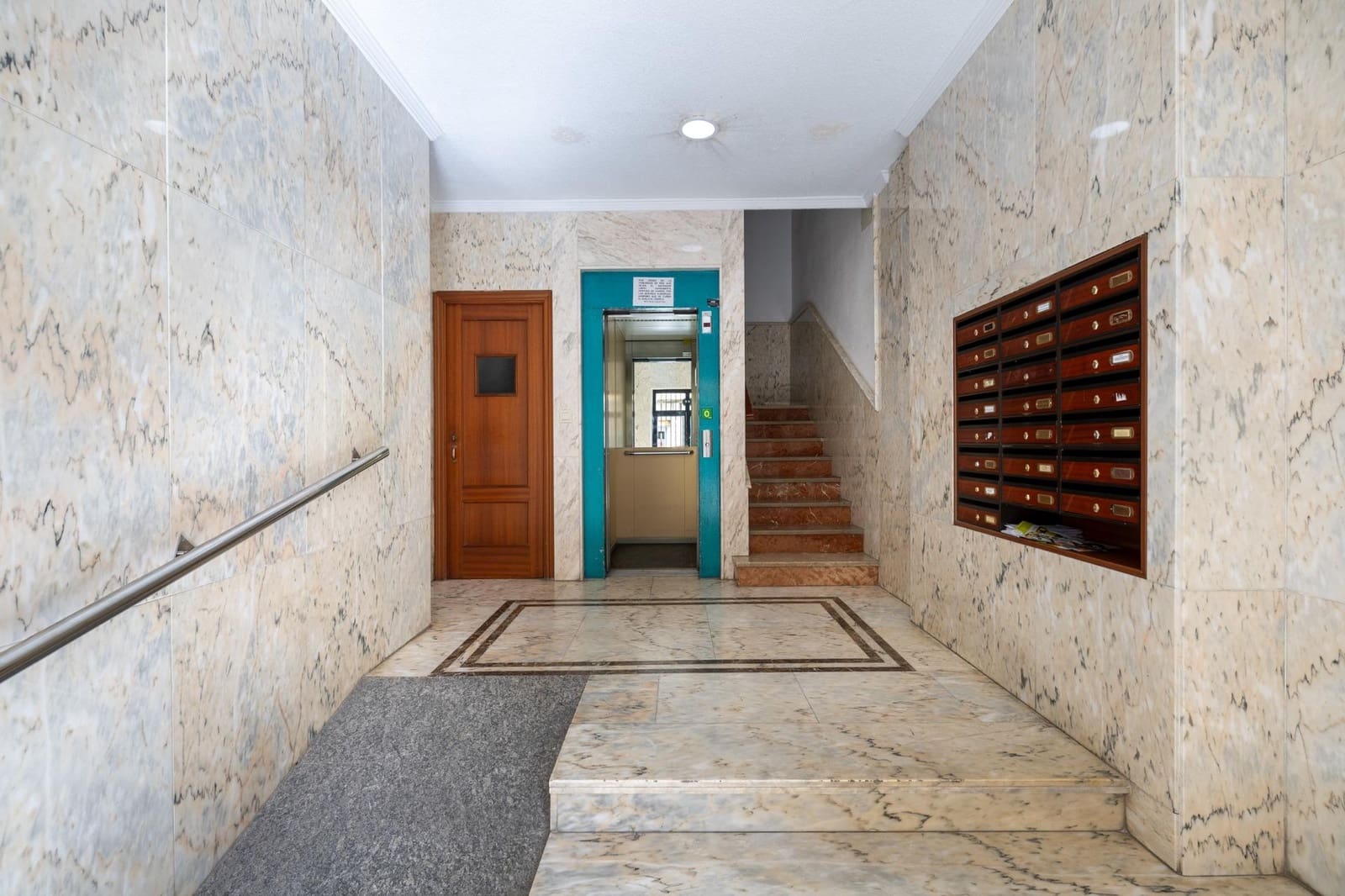 Piso de 3 habitaciones en Granada ciudad en venta - 470.000 € (Ref: 9973532)