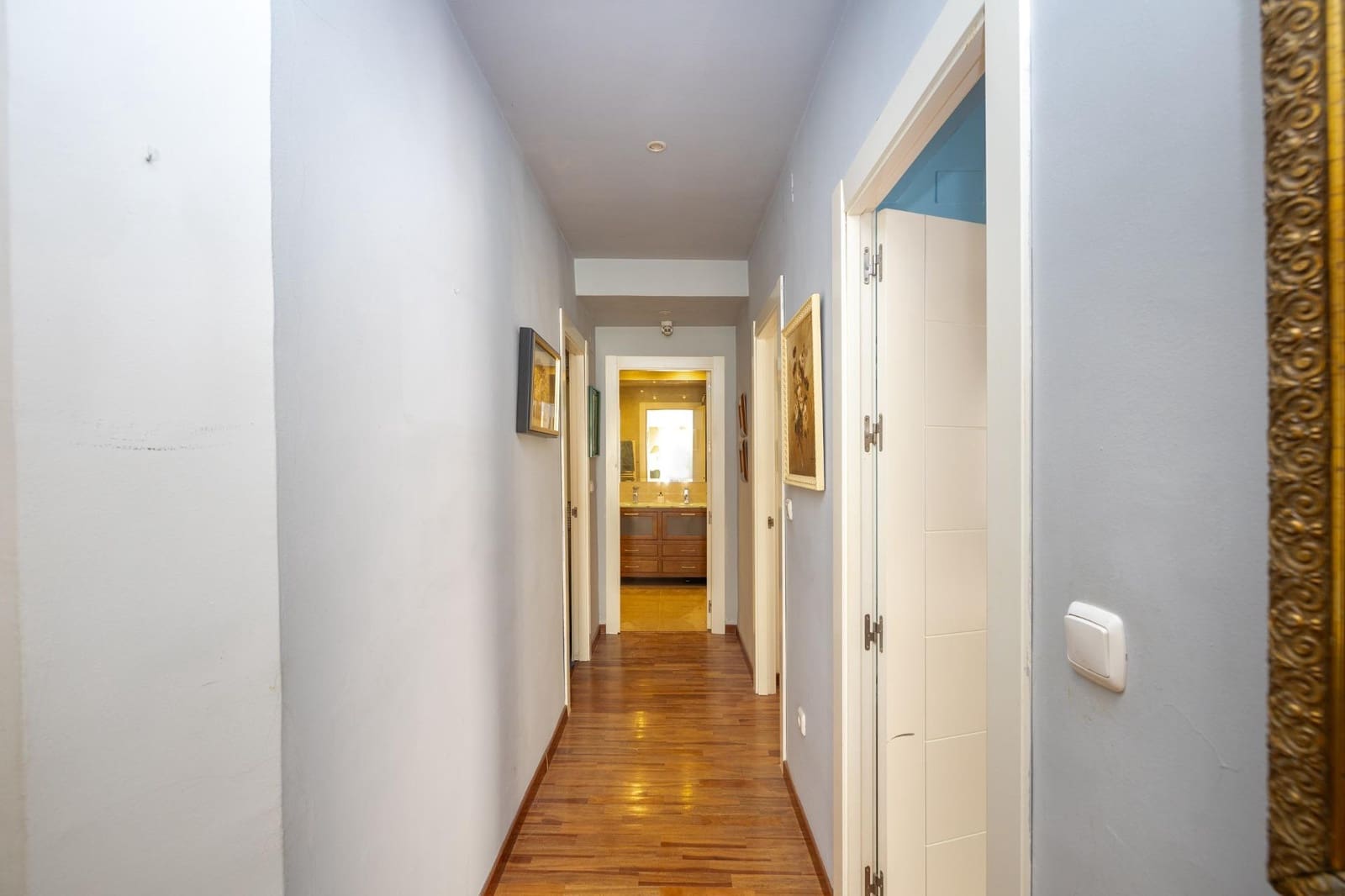 Piso de 3 habitaciones en Granada ciudad en venta - 470.000 € (Ref: 9973532)