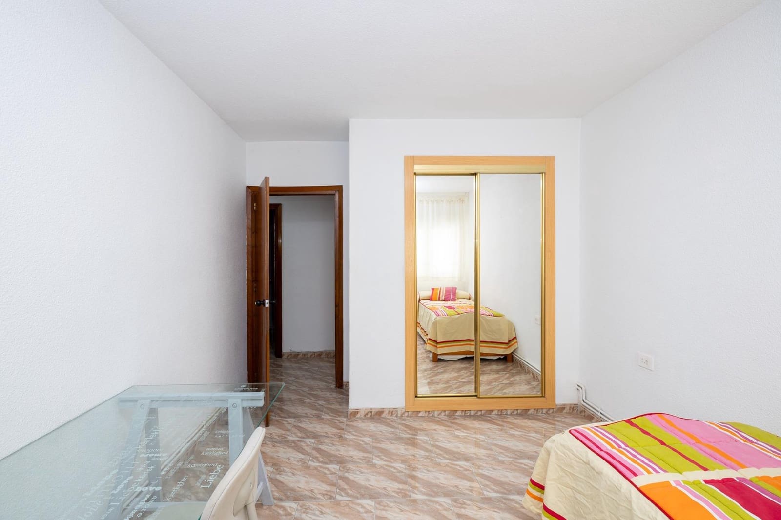 4 Zimmer Wohnung zu verkaufen in Granada Stadt - 330.000 € (Ref: 9975642)