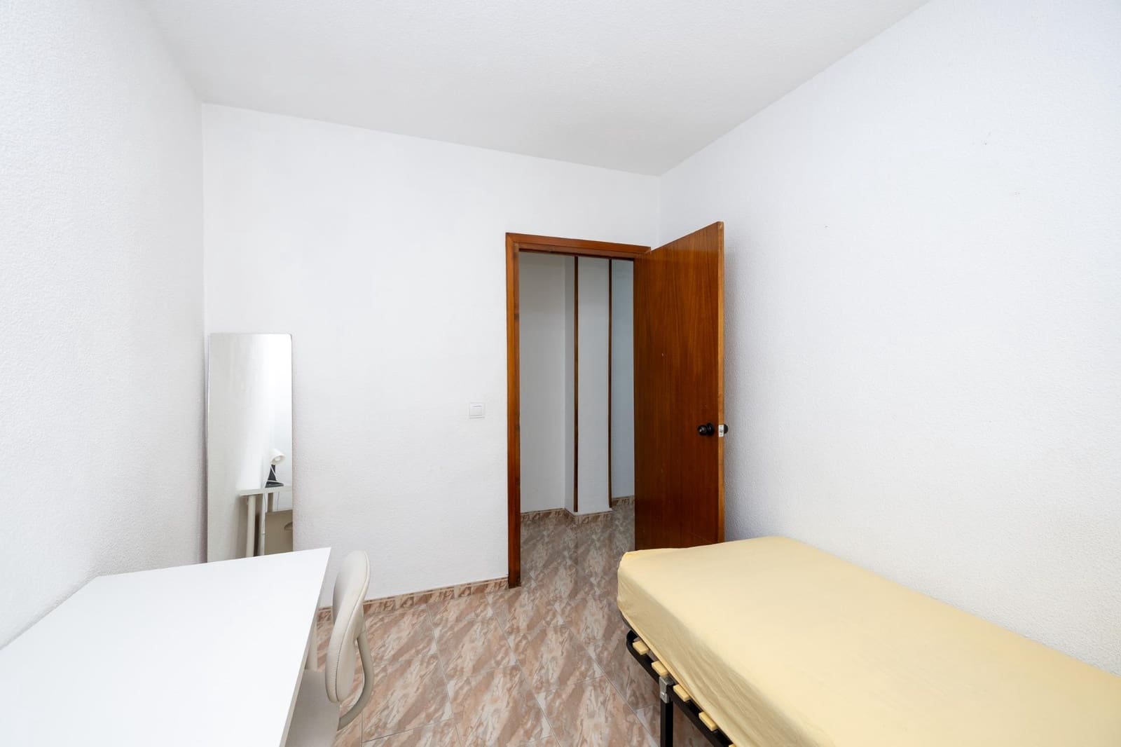 4 Zimmer Wohnung zu verkaufen in Granada Stadt - 330.000 € (Ref: 9975642)