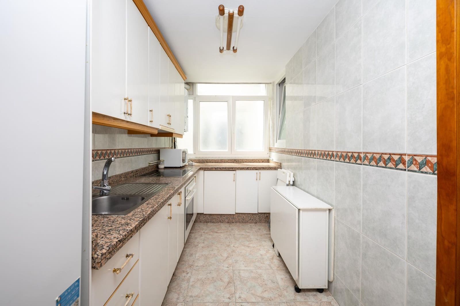 4 Zimmer Wohnung zu verkaufen in Granada Stadt - 330.000 € (Ref: 9975642)