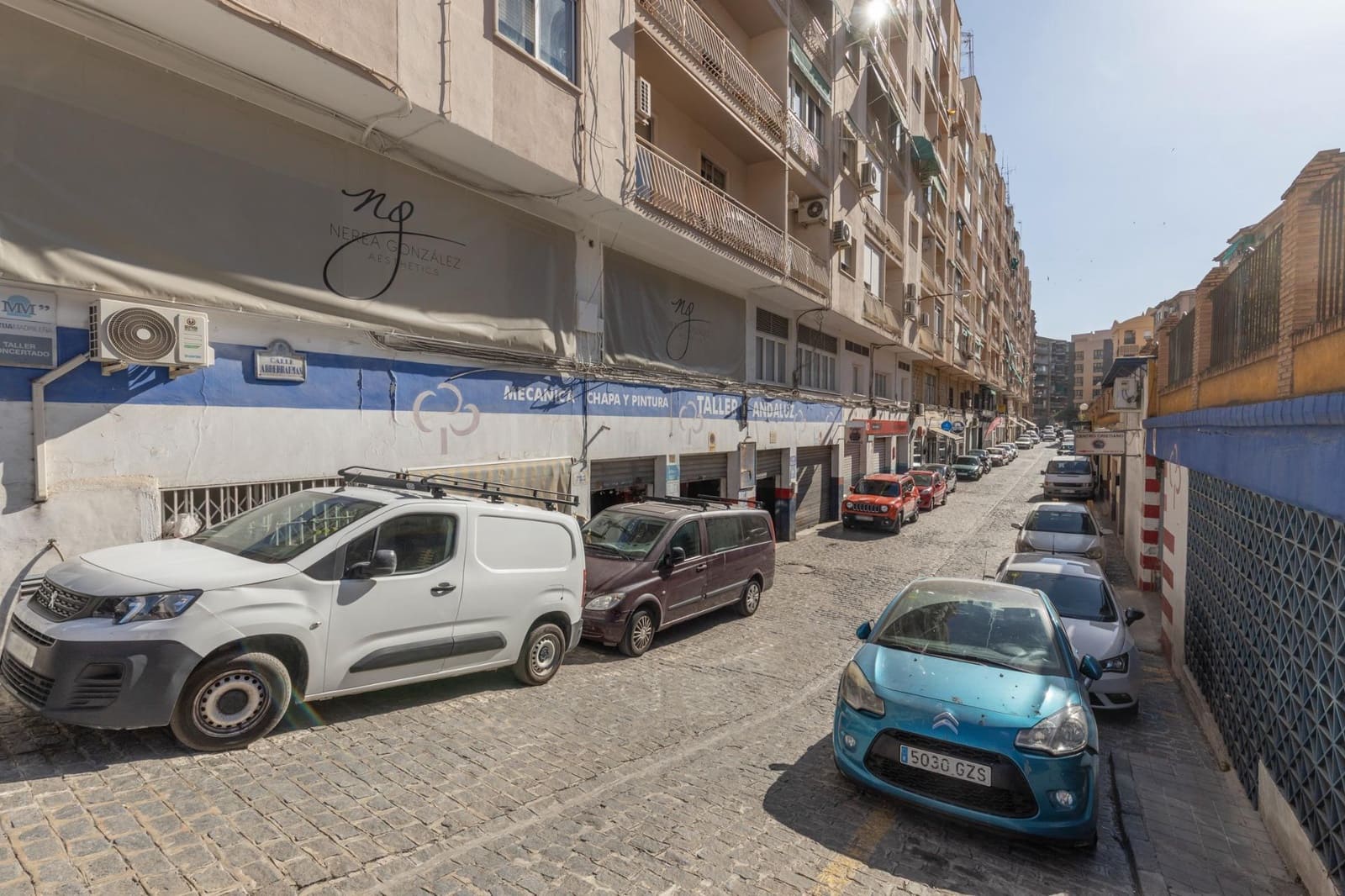 Commercial for sale in Granada city - € 400,000 (Ref: 9975644)