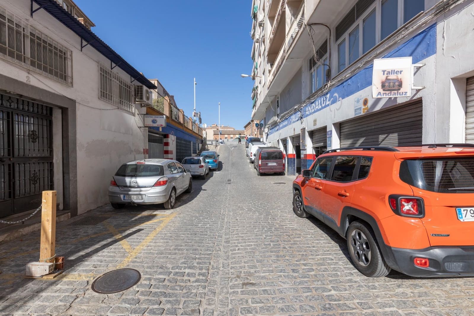 Commercial for sale in Granada city - € 400,000 (Ref: 9975644)