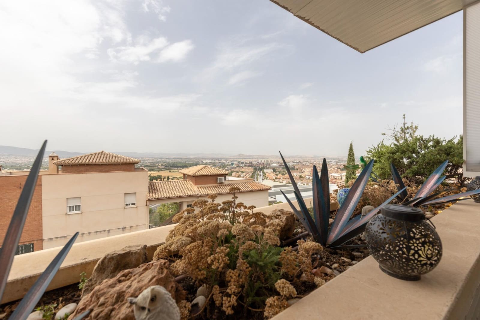 Adosado de 4 habitaciones en Granada ciudad en venta con piscina garaje - 655.000 € (Ref: 9977507)