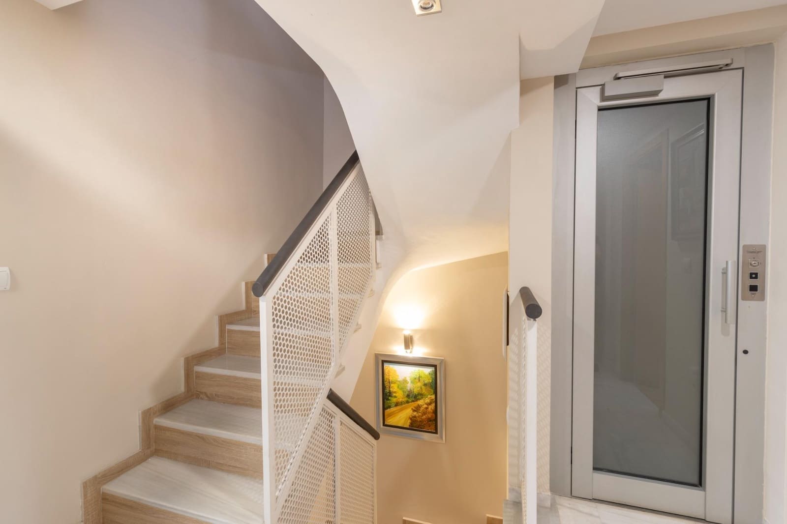 Adosado de 4 habitaciones en Granada ciudad en venta con piscina garaje - 655.000 € (Ref: 9977507)