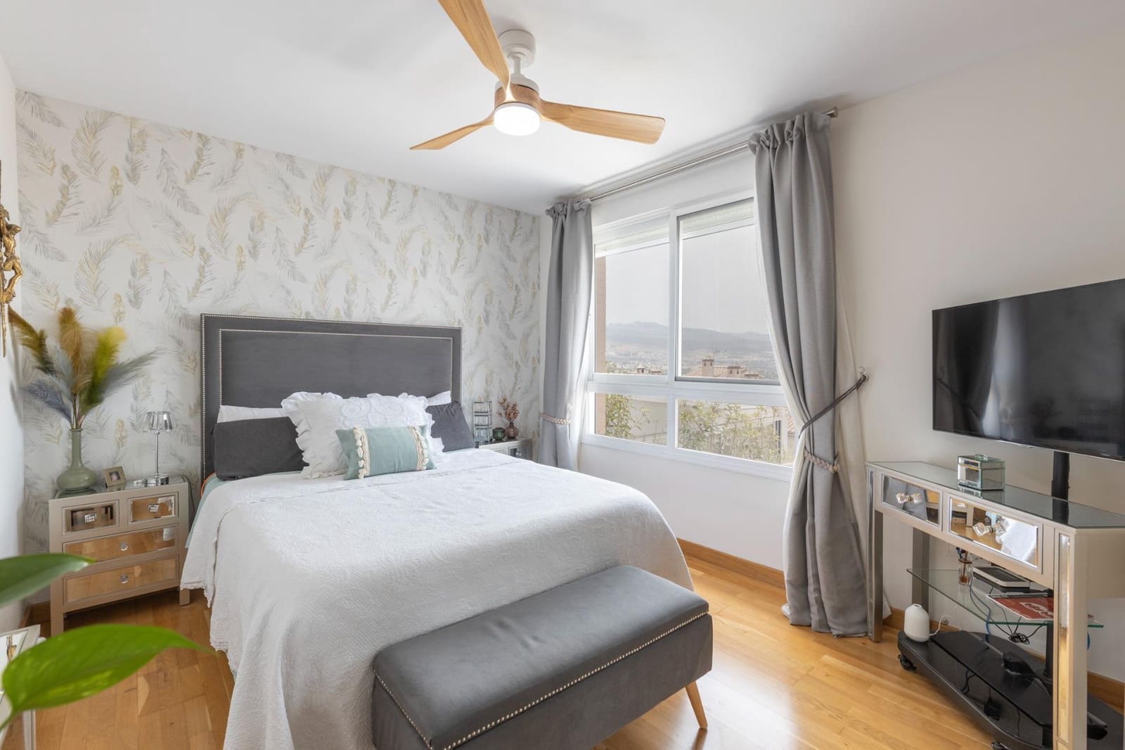 Adosado de 4 habitaciones en Granada ciudad en venta con piscina garaje - 655.000 € (Ref: 9977507)