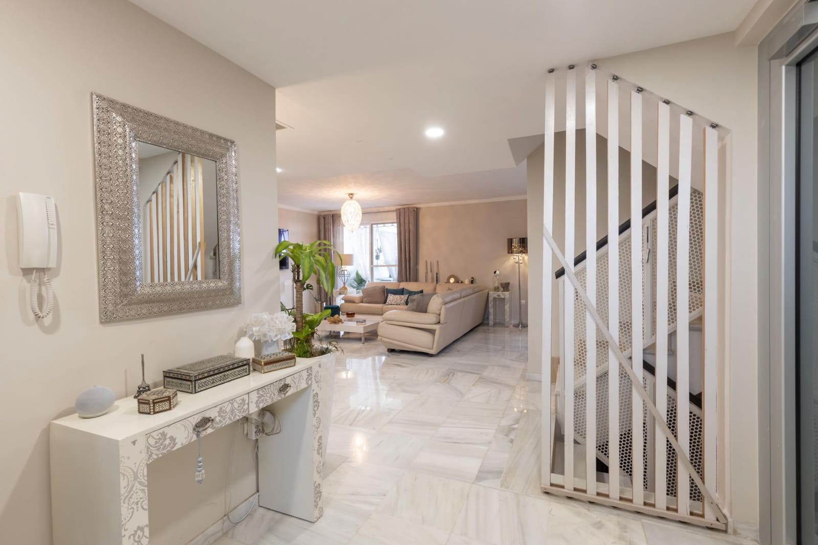 Adosado de 4 habitaciones en Granada ciudad en venta con piscina garaje - 655.000 € (Ref: 9977507)