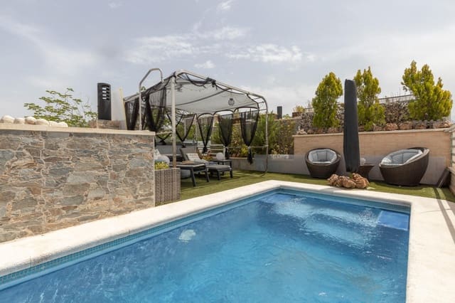 Adosado de 4 habitaciones en Granada ciudad en venta con piscina garaje - 655.000 € (Ref: 9977507)