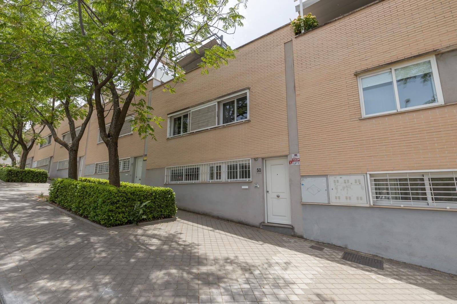 Adosado de 4 habitaciones en Granada ciudad en venta con piscina garaje - 655.000 € (Ref: 9977507)