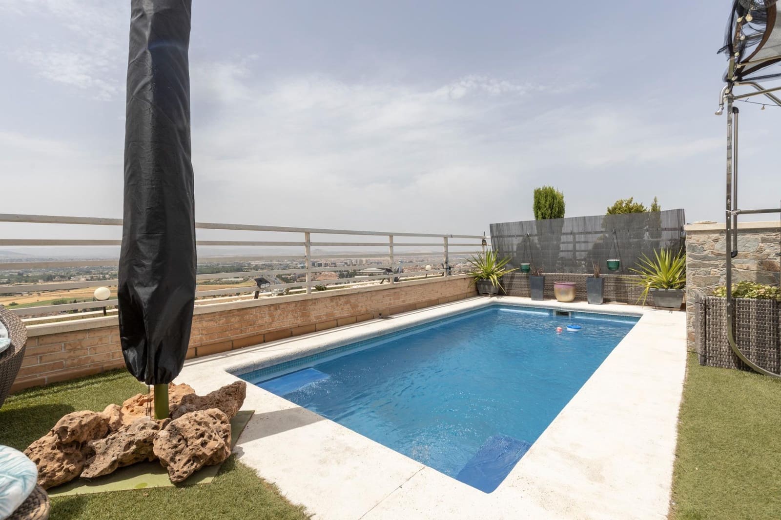 Adosado de 4 habitaciones en Granada ciudad en venta con piscina garaje - 655.000 € (Ref: 9977507)