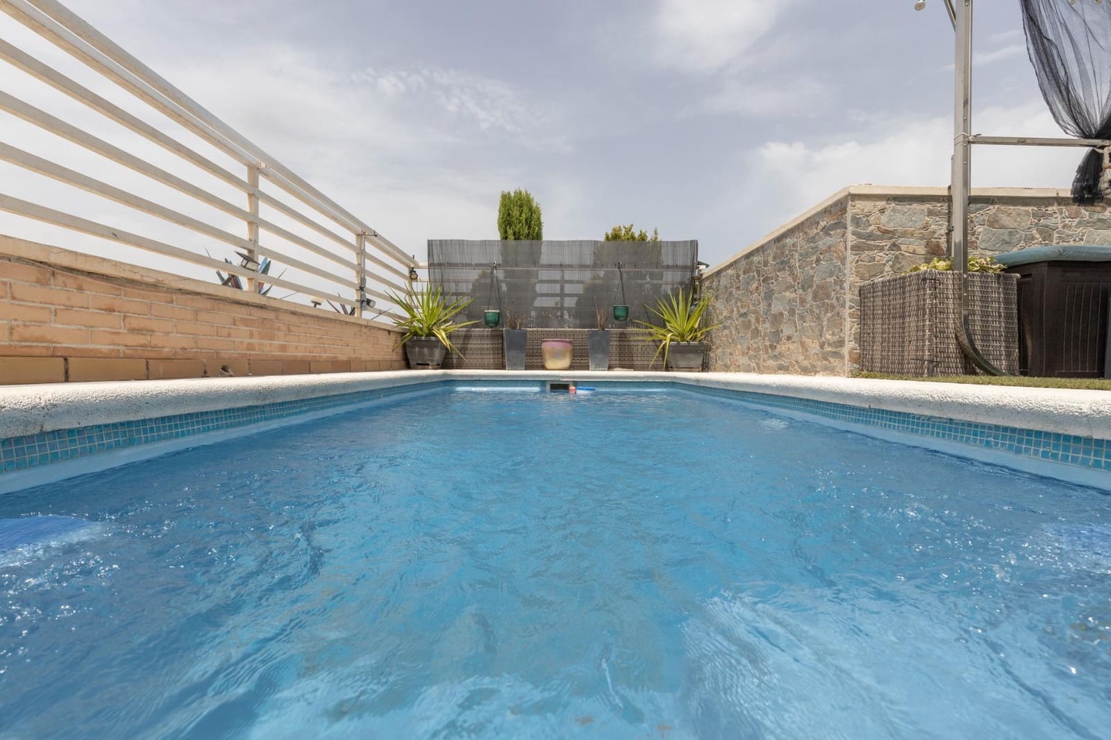 Adosado de 4 habitaciones en Granada ciudad en venta con piscina garaje - 655.000 € (Ref: 9977507)