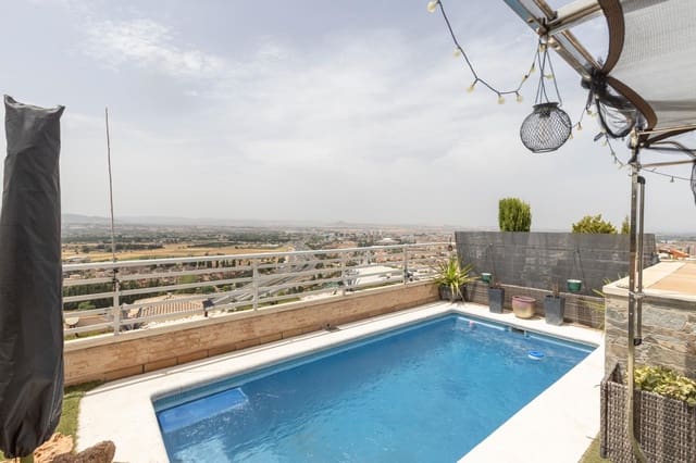 Adosado de 4 habitaciones en Granada ciudad en venta con piscina garaje - 655.000 € (Ref: 9977507)