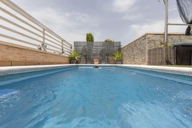 Adosado de 4 habitaciones en Granada ciudad en venta con piscina garaje - 655.000 € (Ref: 9977507)