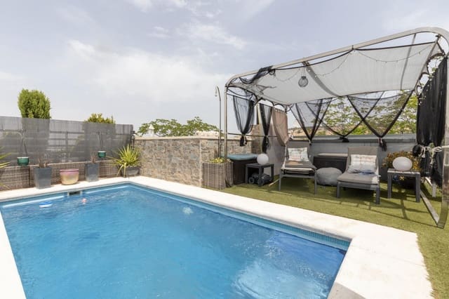 Adosado de 4 habitaciones en Granada ciudad en venta con piscina garaje - 655.000 € (Ref: 9977507)