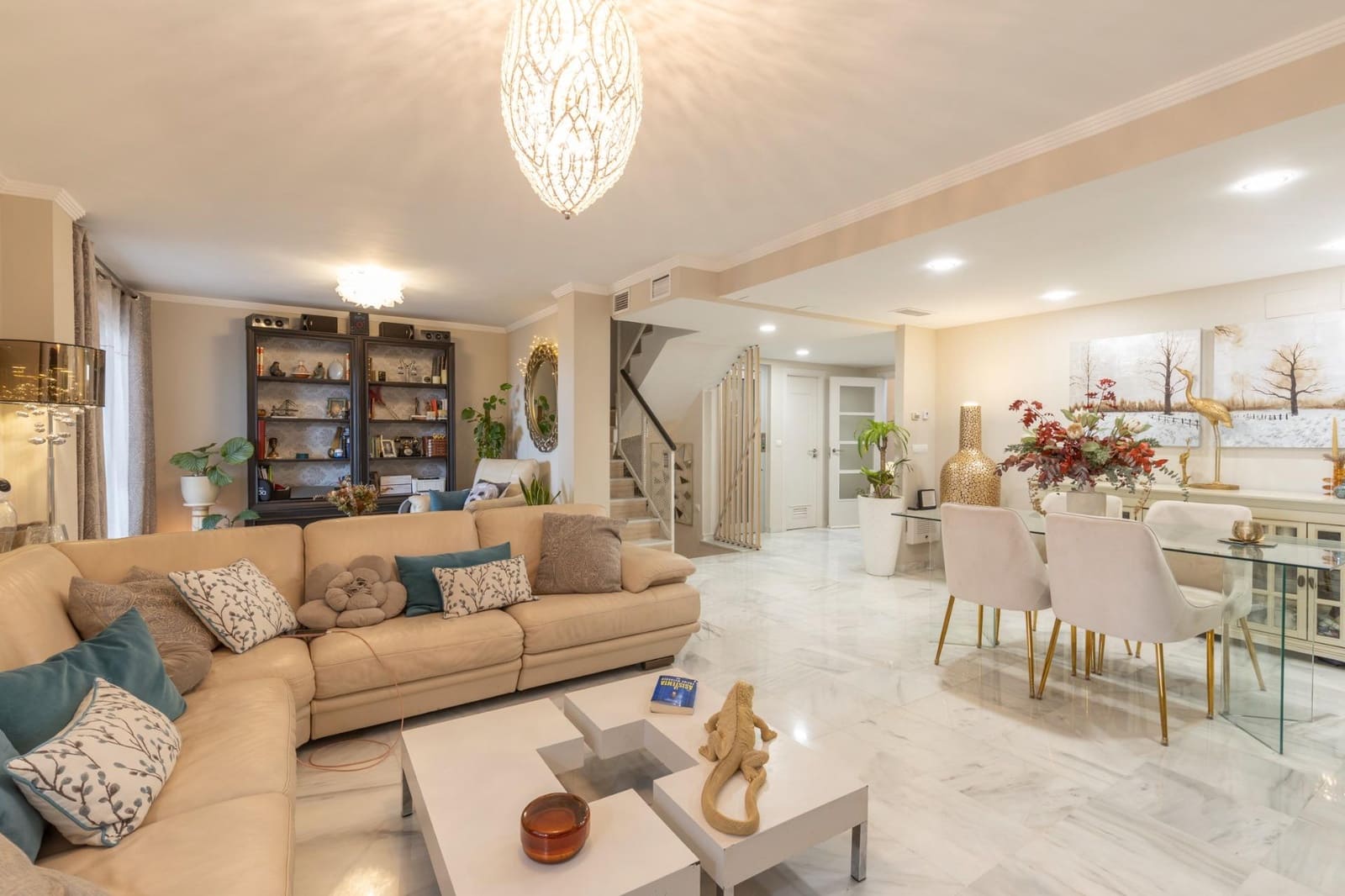 Adosado de 4 habitaciones en Granada ciudad en venta con piscina garaje - 655.000 € (Ref: 9977507)