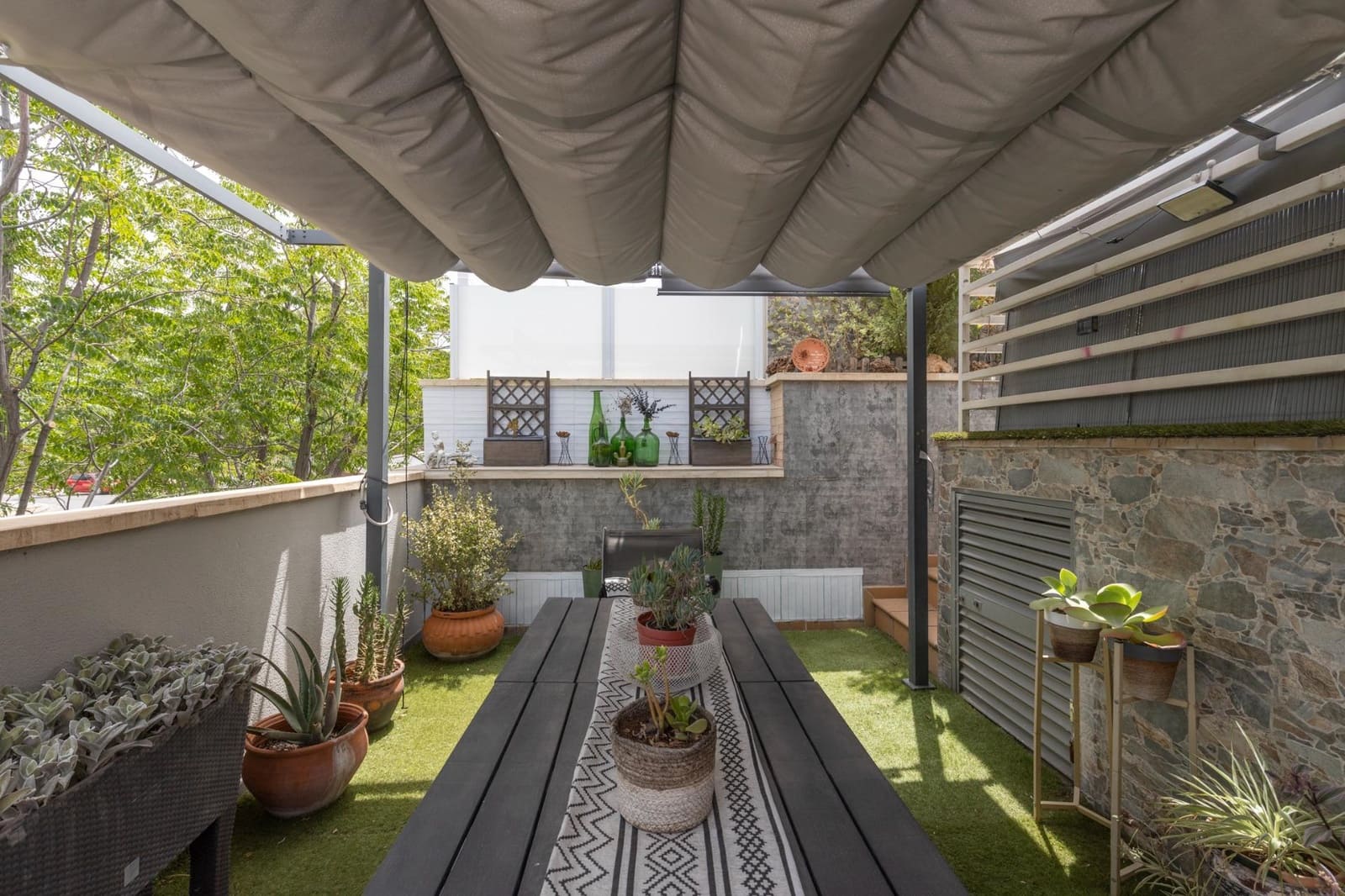 Adosado de 4 habitaciones en Granada ciudad en venta con piscina garaje - 655.000 € (Ref: 9977507)