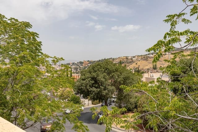 Adosado de 4 habitaciones en Granada ciudad en venta con piscina garaje - 655.000 € (Ref: 9977507)