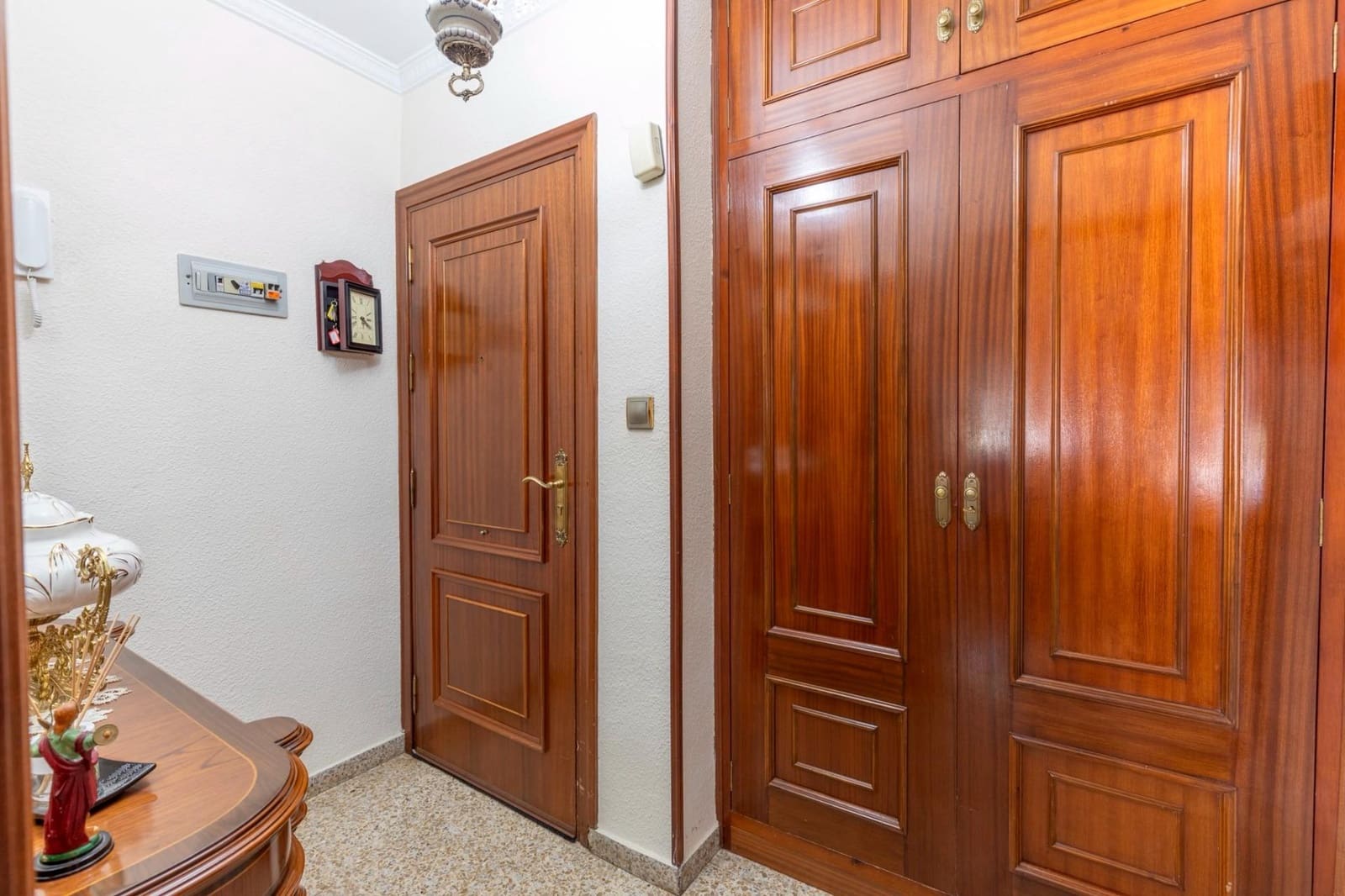 4 soveværelse Lejlighed til salg i Granada by med garage - € 270.000 (Ref: 9977510)