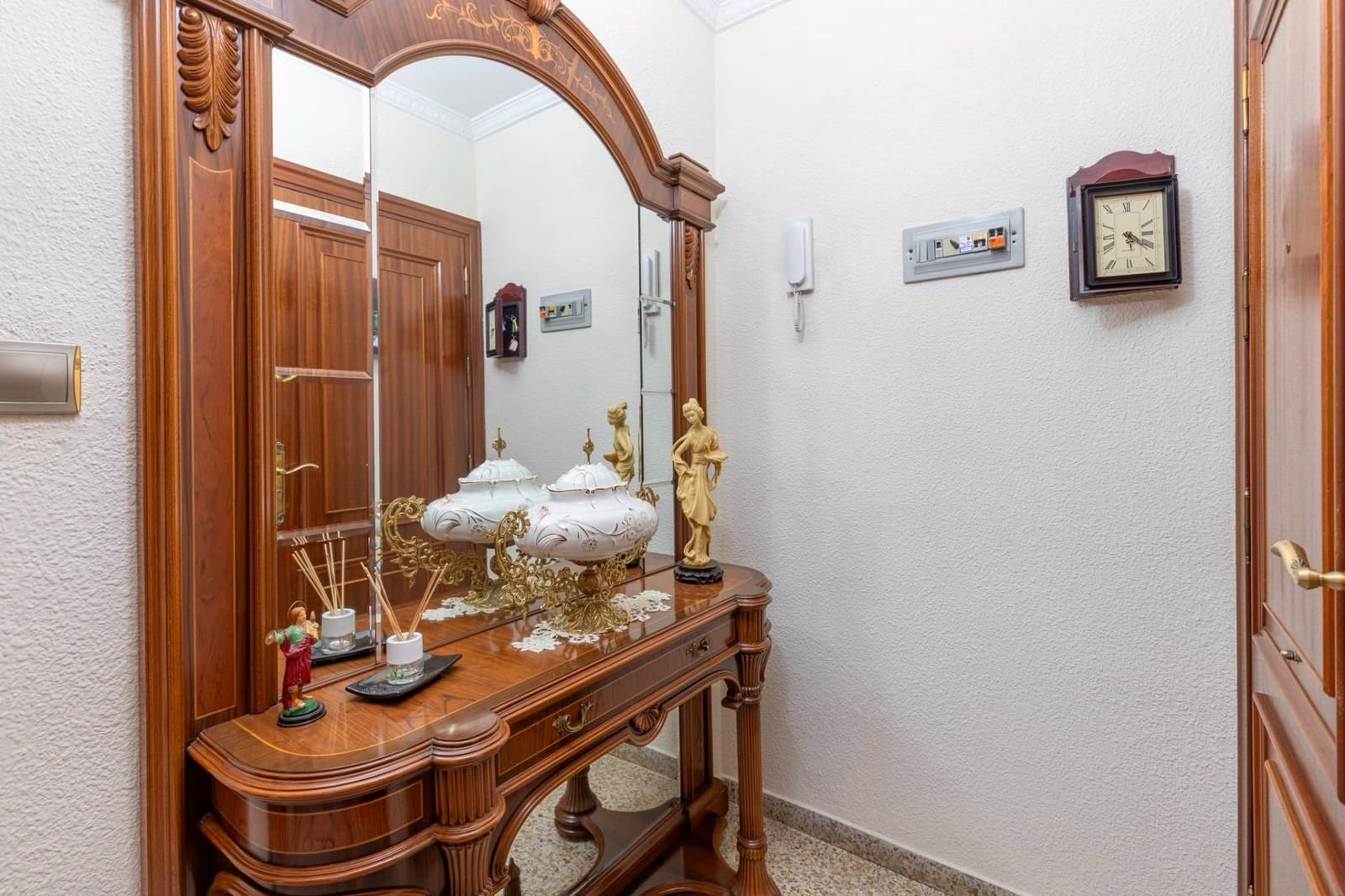 4 soveværelse Lejlighed til salg i Granada by med garage - € 270.000 (Ref: 9977510)