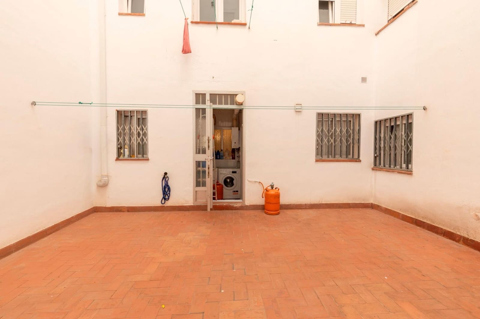 4 soveværelse Lejlighed til salg i Granada by med garage - € 270.000 (Ref: 9977510)