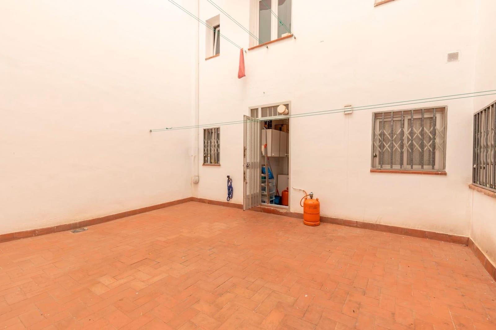4 soveværelse Lejlighed til salg i Granada by med garage - € 270.000 (Ref: 9977510)