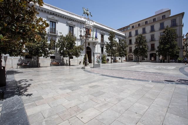 Erhverv til salg i San Matías - Realejo, Granada by - € 650.000 (Ref: 9977511)