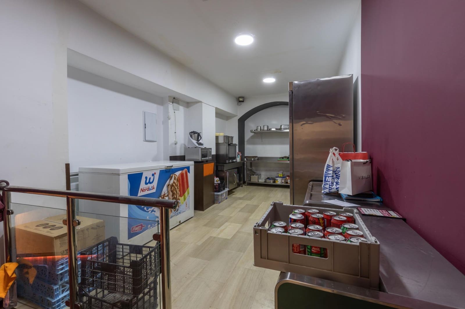 Commercial for sale in Granada city - € 650,000 (Ref: 9977511)