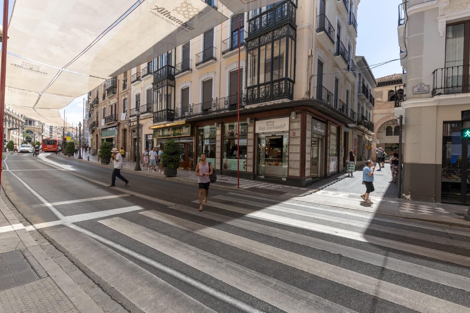 Commercial for sale in Granada city - € 650,000 (Ref: 9977511)
