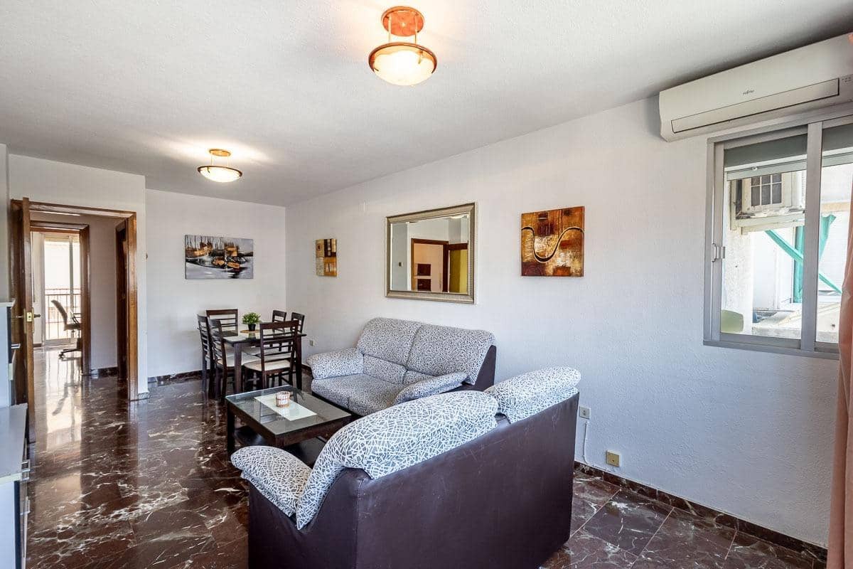 Piso de 4 habitaciones en Granada ciudad en venta con piscina - 370.000 € (Ref: 9977512)