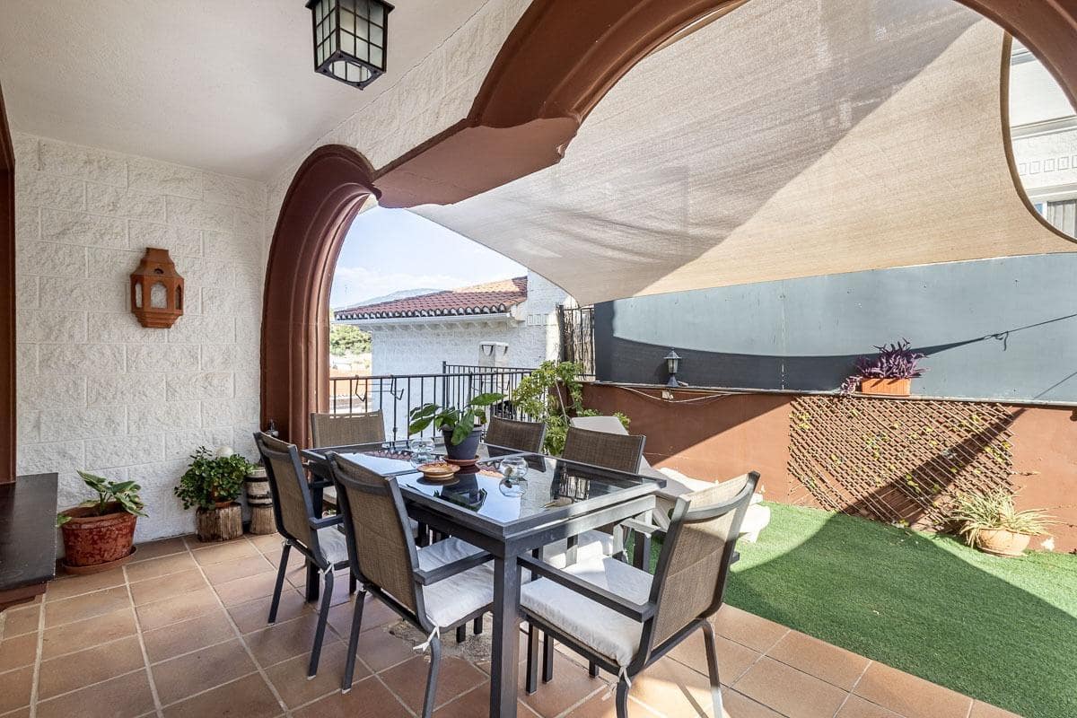3 sypialnia Dom na sprzedaż w Gojar z garażem - 340 000 € (Ref: 9977514)