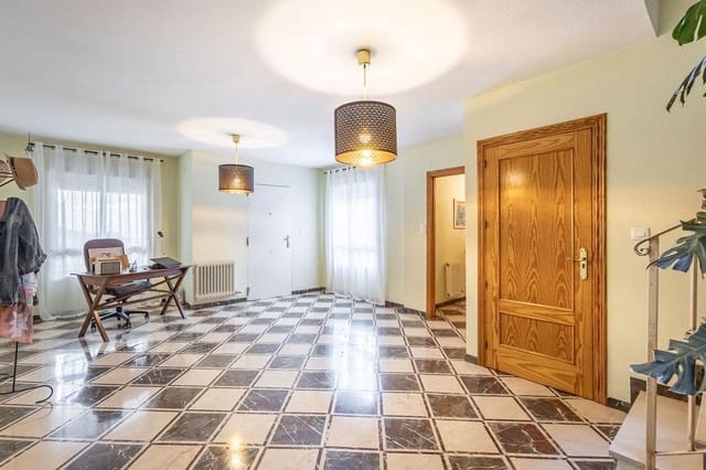 3 sypialnia Dom na sprzedaż w Gójar z garażem - 340 000 € (Ref: 9977514)