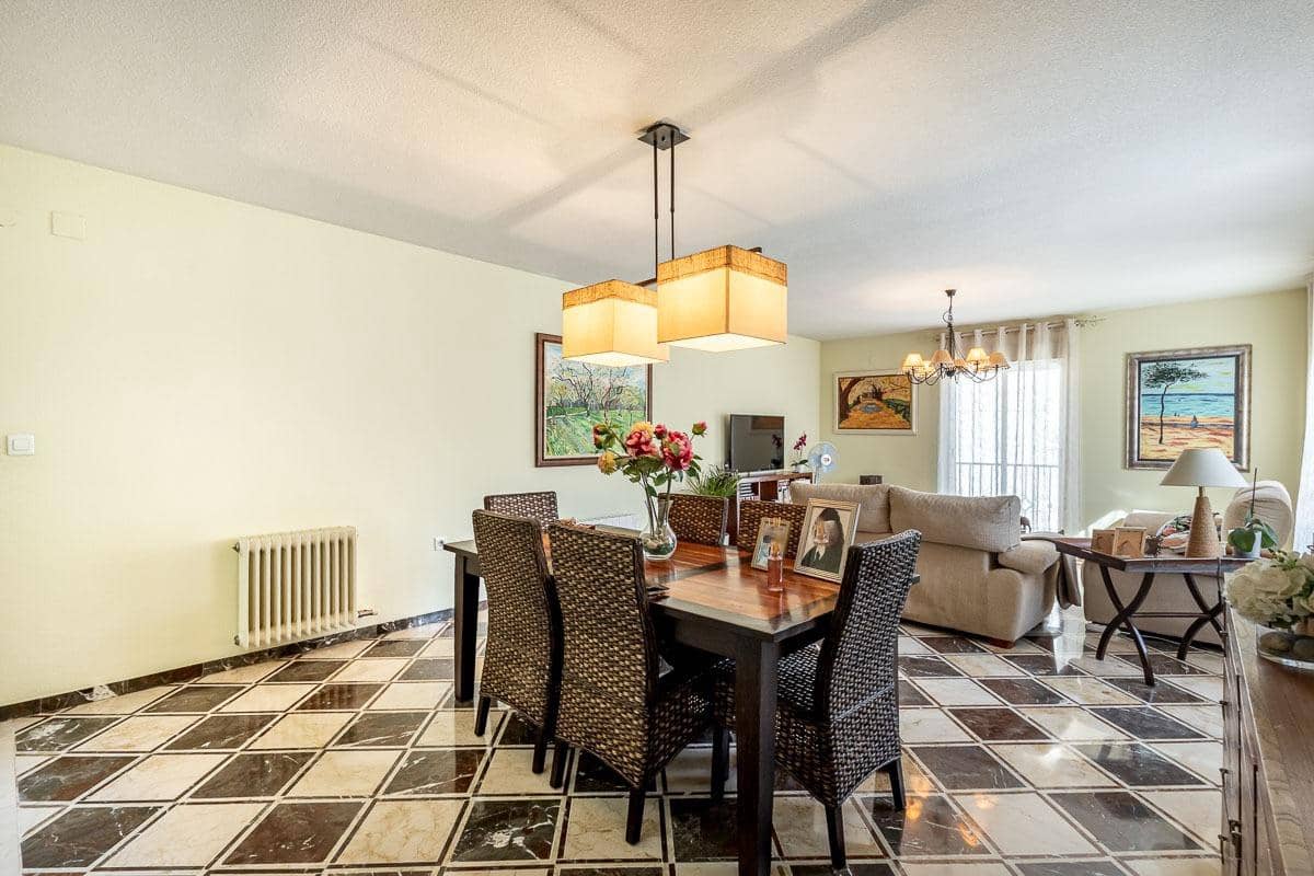 3 sypialnia Dom na sprzedaż w Gojar z garażem - 340 000 € (Ref: 9977514)