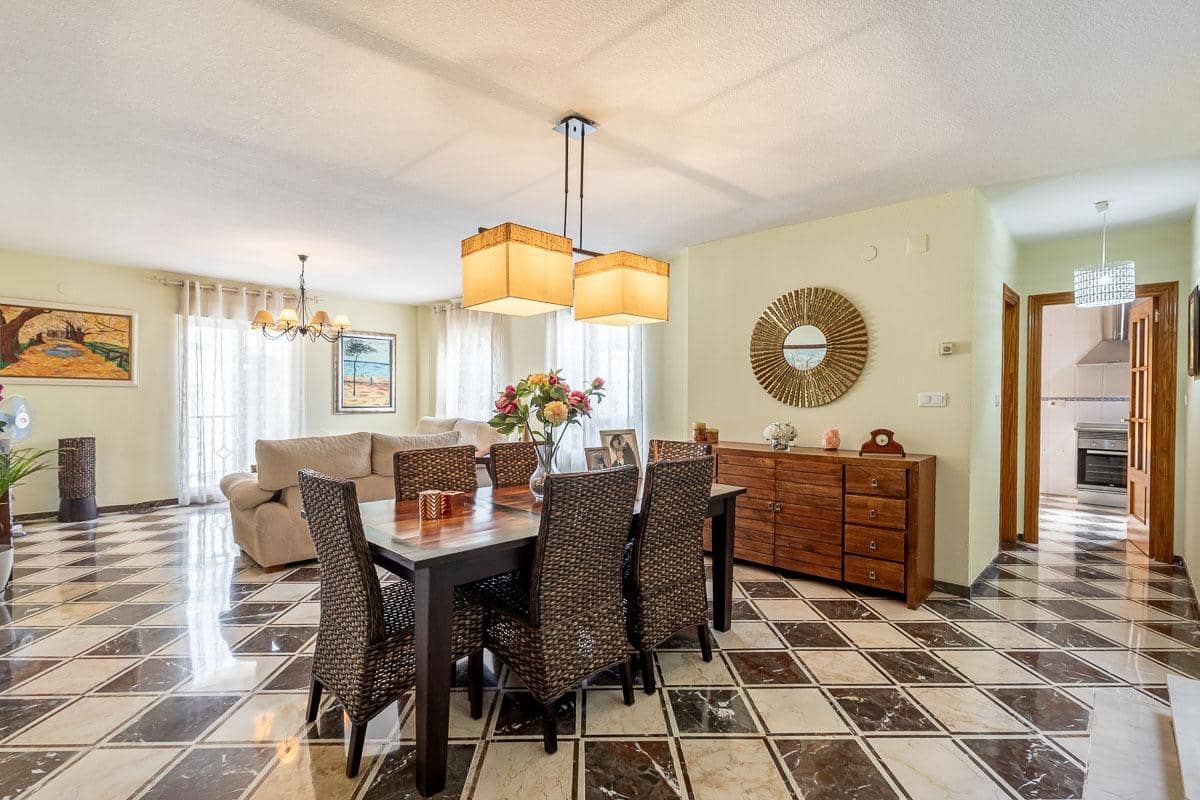 3 sypialnia Dom na sprzedaż w Gojar z garażem - 340 000 € (Ref: 9977514)