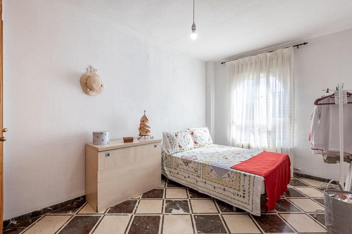 3 sypialnia Dom na sprzedaż w Gojar z garażem - 340 000 € (Ref: 9977514)