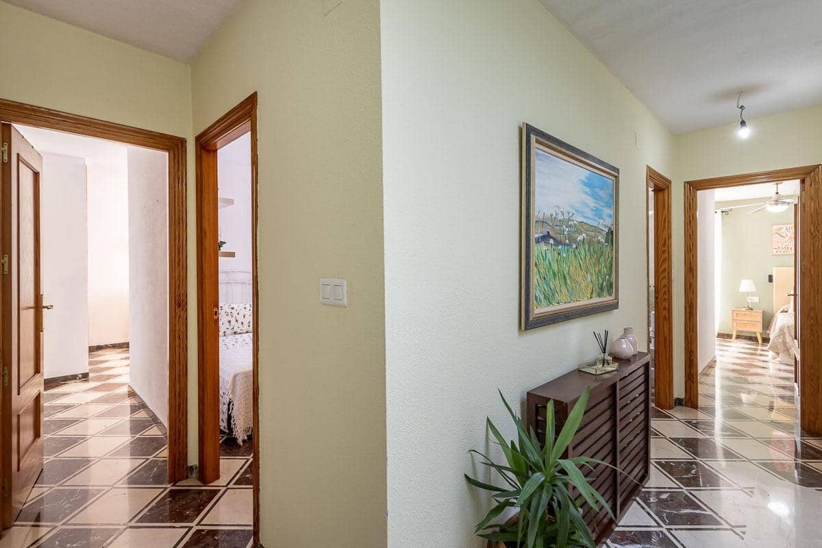3 sypialnia Dom na sprzedaż w Gojar z garażem - 340 000 € (Ref: 9977514)